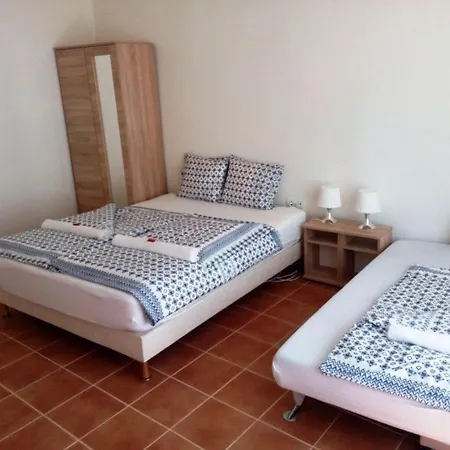 Mediterran Apartmanhaz * Kecskemét